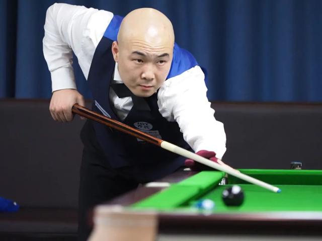 边后卫同侧 边后卫同侧